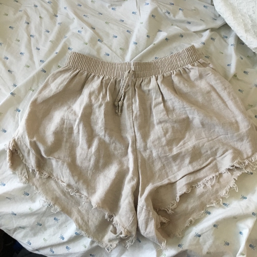 urban outfitters beige cotton shorts